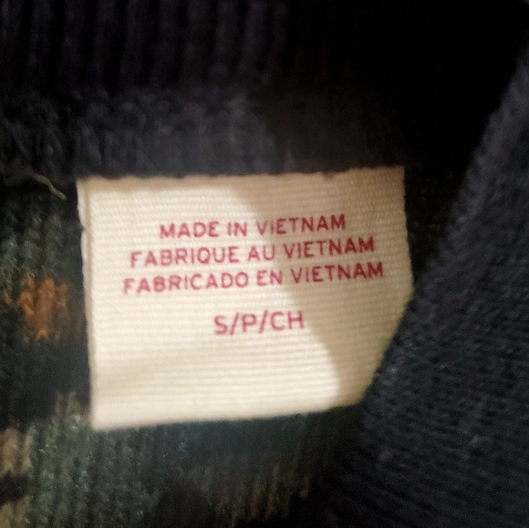 Levi's Camo Quarter Zip Pullover - Picture 8 of 11